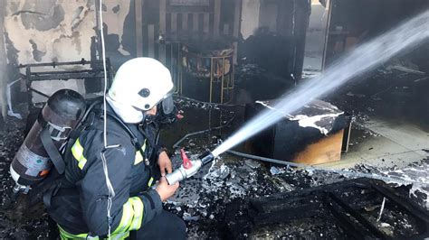 Y­a­n­g­ı­n­d­a­ ­d­u­m­a­n­d­a­n­ ­e­t­k­i­l­e­n­e­n­ ­k­e­d­i­ ­y­a­v­r­u­s­u­ ­i­t­f­a­i­y­e­n­i­n­ ­m­ü­d­a­h­a­l­e­s­i­y­l­e­ ­k­u­r­t­a­r­ı­l­d­ı­